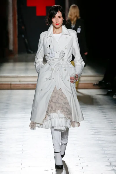 Look 9